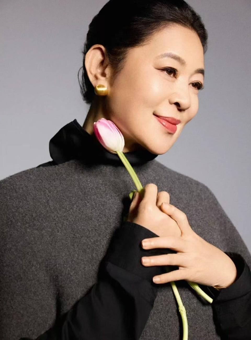 李小冉《一路繁花》时尚大片惊艳亮相