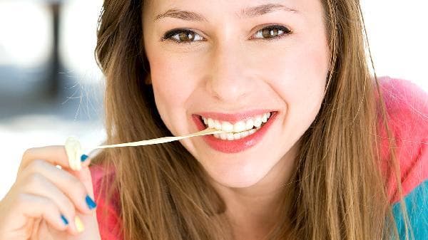 咬肌过大怎么办？6种实用方法帮你打造精致脸型