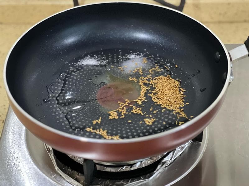 无需焯水更营养，早春菠菜水油焖法详解