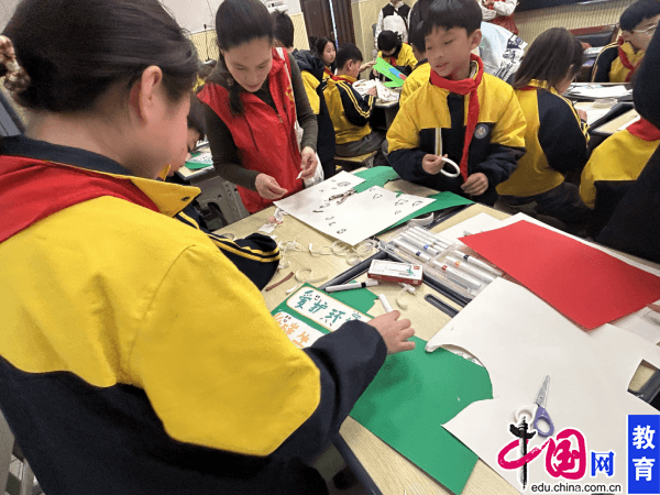 分宜三小联合松湖社区开展“垃圾分类智趣行”活动
