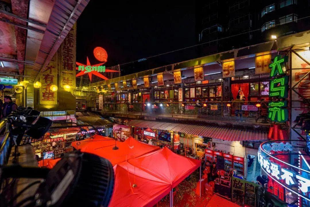 面积高达5000平，2025年，餐饮业又流行开大店了？