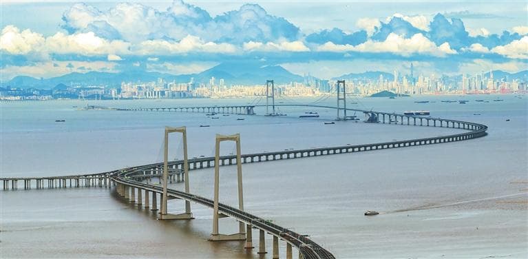 深中通道穿梭班线正式发车，未来将实现24小时运营