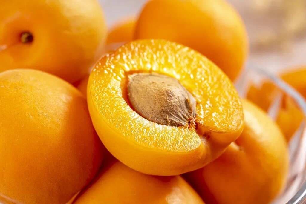 热量低，营养成分高，如何挑选美味营养的杏子？