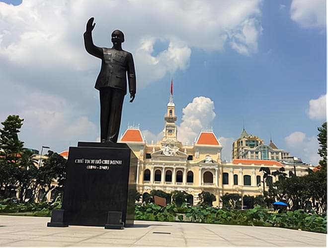越南废除汉字已有78年，连对联也改用字母，有个汉字却始终抹不掉