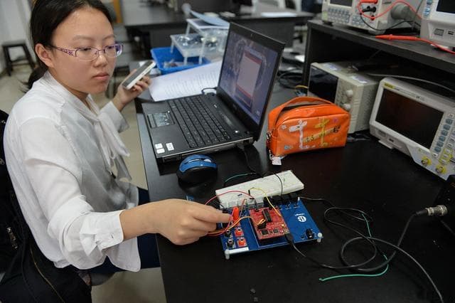 电子信息考研热度上升，涉及电子科学与技术和电子信息工程