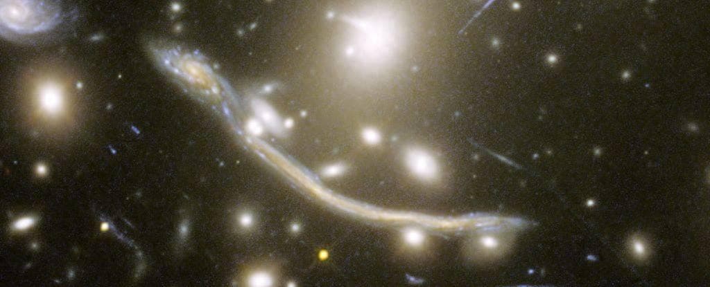 詹姆斯韦伯望远镜：解锁数十亿光年外“宇宙龙”中的恒星秘密
