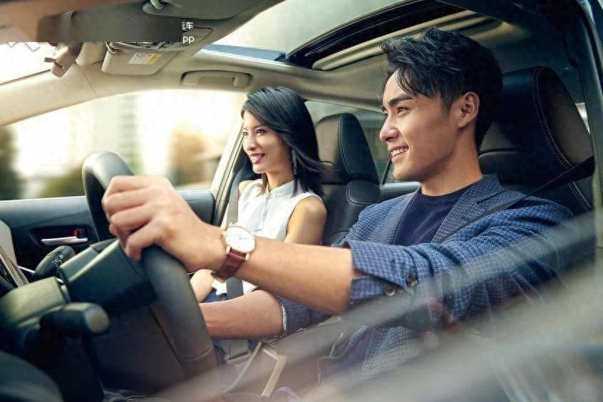 每天通勤120公里，买油车还是电车？
