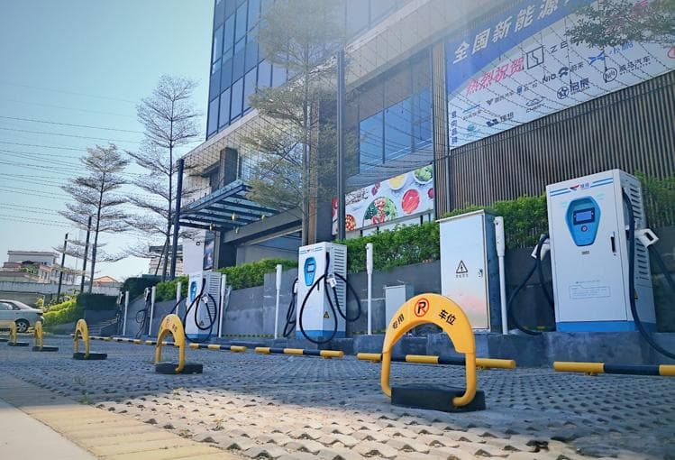 开个新能源充电站要投资多少钱？，投建充电站10台桩需要多少钱？