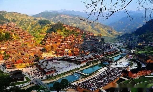 贵州西江 • 千户苗寨风情与美食之旅，走进现实版的“千与千寻”！
