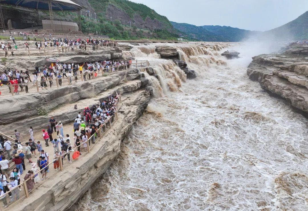 黄河壶口瀑布旅游区：《黄河大合唱》实景演出打造文旅新名片
