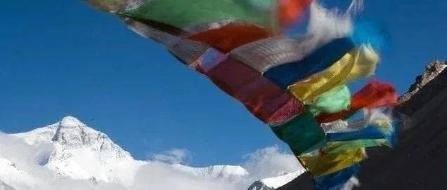 珠穆朗玛峰：地球之巅的自然奇迹