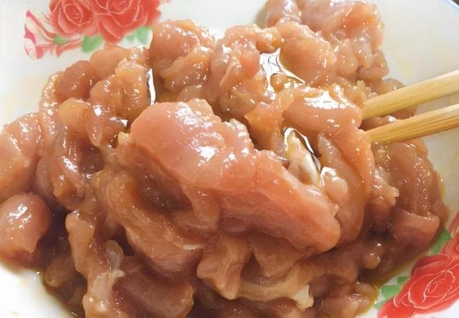 炒肉嫩滑不靠淀粉：老厨师的水腌法揭秘