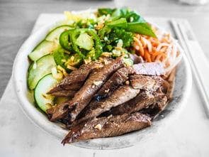 猪尾巴的五种烹饪方式：从清炖到烤制，解锁这道中华名菜的美味密码