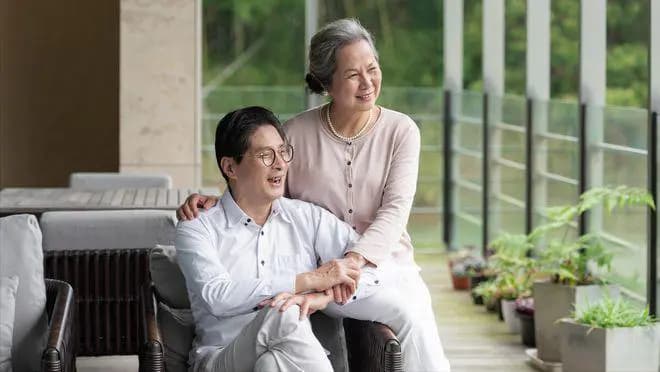 新的养老方式诞生，不再婚、不住养老院、不请保姆，反而让人羡慕