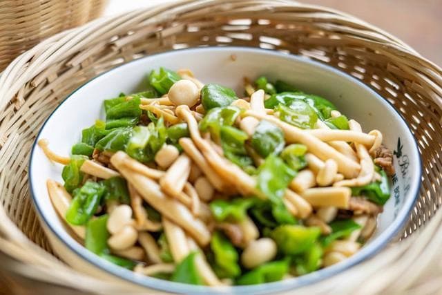 家常小炒，大味道，金针菇的三种炒制秘籍