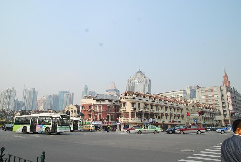识别新房烂尾的七大征兆及应对措施