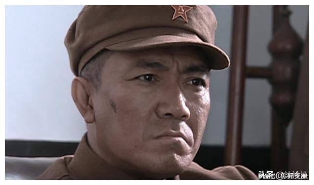 看完亮剑幕后才懂，原来穷剧组之所以能拍出经典，是因为迫不得已
