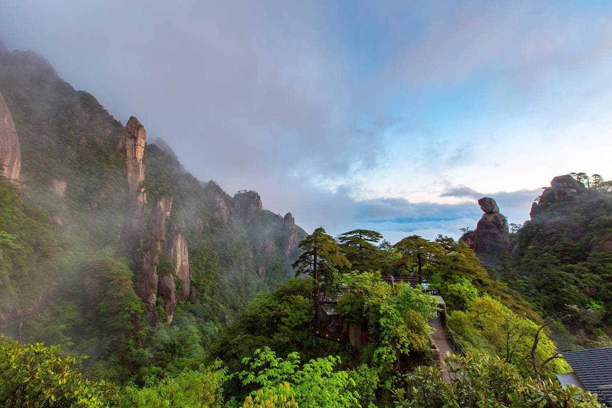 上饶：仙境般的山水画卷，品味江西风味的绝美之旅！