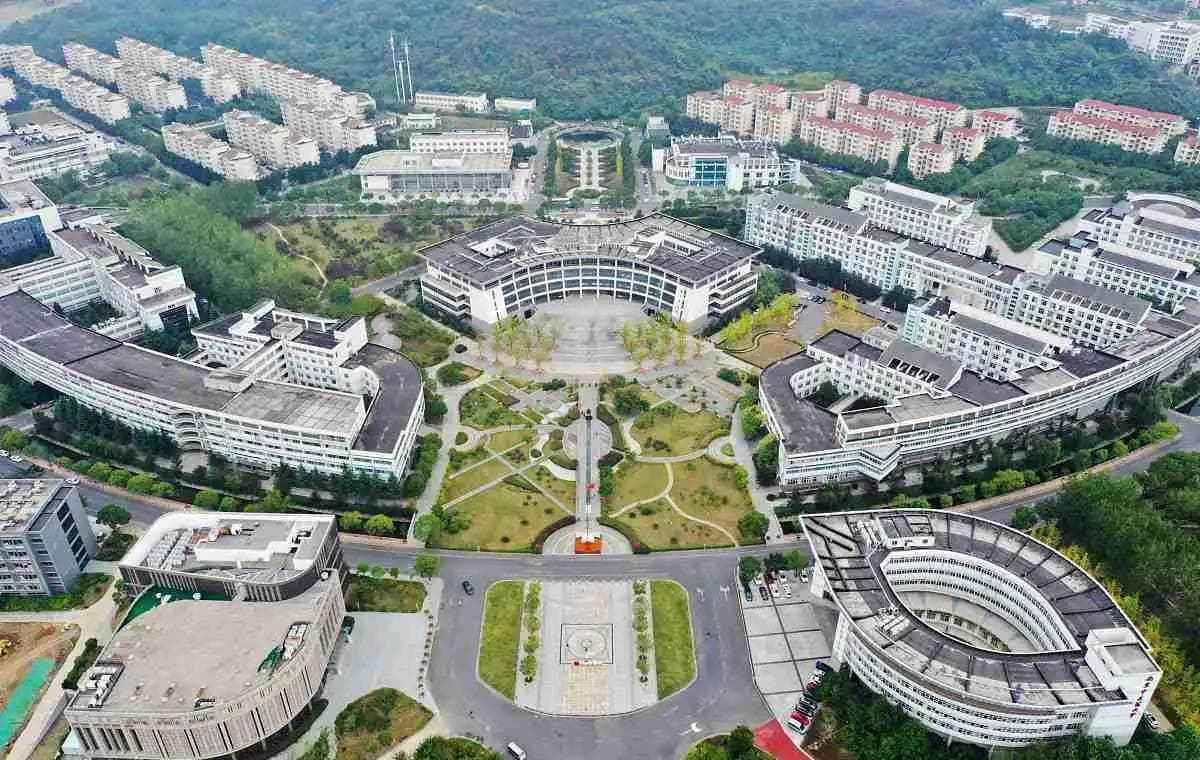 广西高校排名大洗牌：桂林理工进前五，广财列第十二，河池学院居第二十