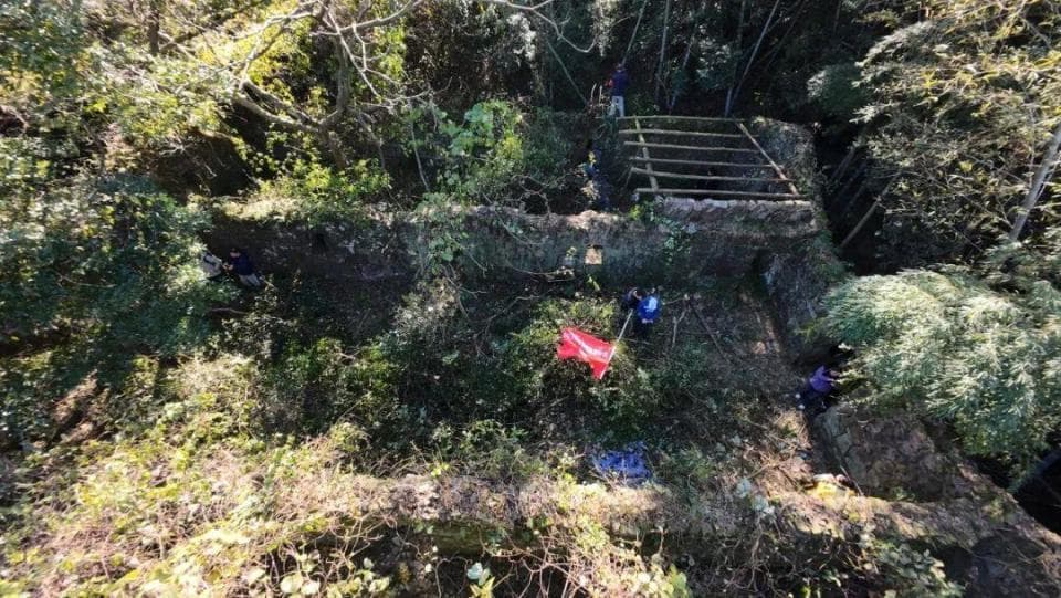浙江男子爬山，有新发现！初步判为太平天国时期兵营遗迹