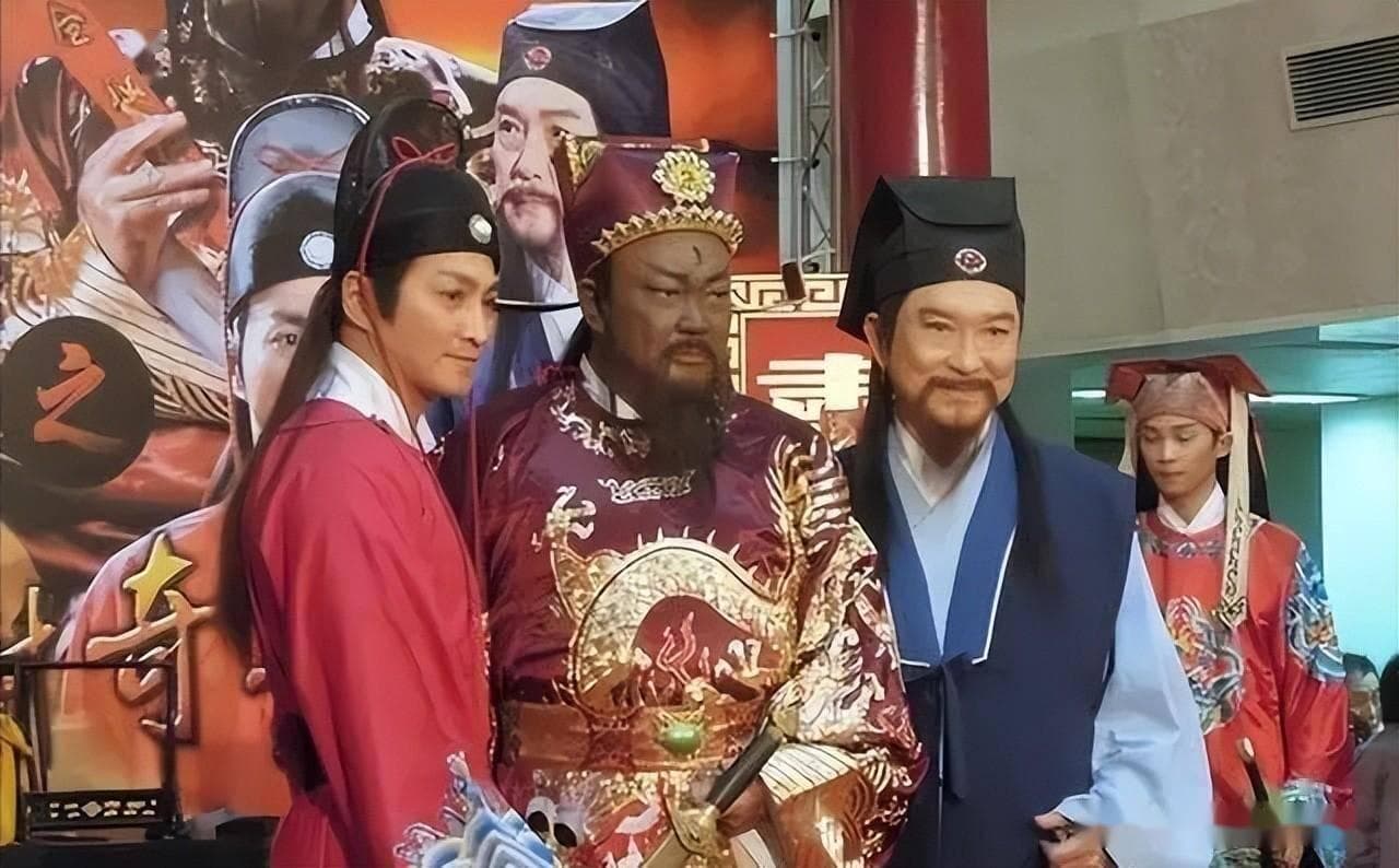 从《包青天》到喜剧大赛：郭耘奇与金超群的演艺之路