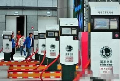 直流充电桩和交流充电桩的区别：工作原理与应用场景解析