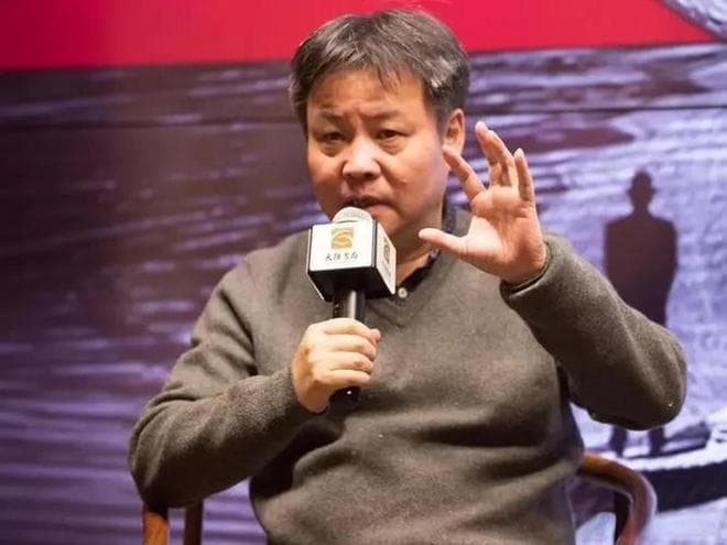 余华：世人慌张，只为碎银几两；这碎银几两，能解世间惆怅