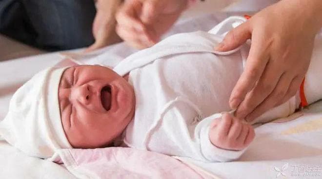 二月闹、肠胀气？宝宝乳糖不耐受的几个信号，家长必看！