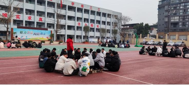 乐山井研三江初中面对地震，“教科书式”转移！