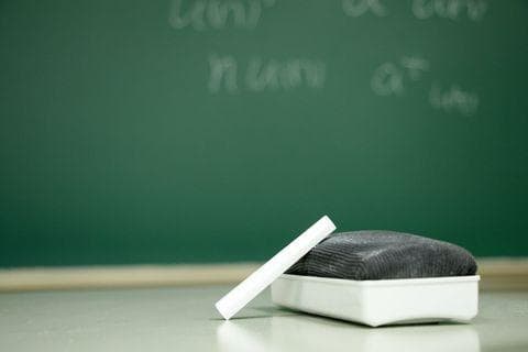 学生损坏公物如何处理