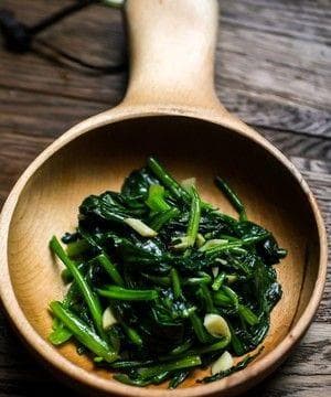 冰箱里能否放菠菜？——正确存储菠菜的方法（菠菜的营养价值及冰箱储存技巧）
