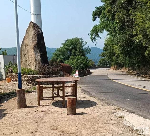 新手司机行至盘山窄路会车和急转弯道，应该如何操作确保安全？