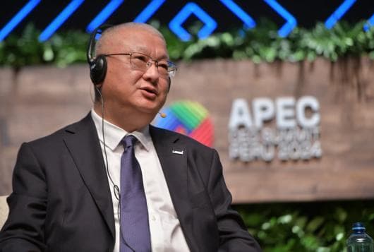 光伏发电成本持续下降，推动全球能源转型
