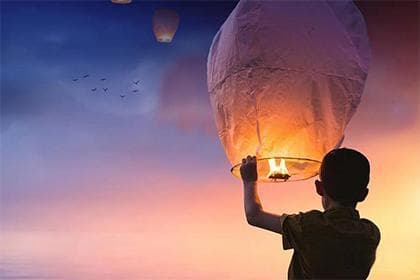 2025年属羊多大？事业财运感情运势全解析