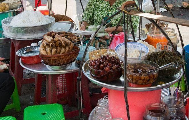 兴义街心花园：贵州美食天堂里的八大特色小吃