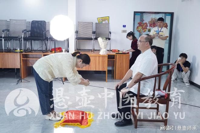 中医学习该当成兴趣，还是职业方向？