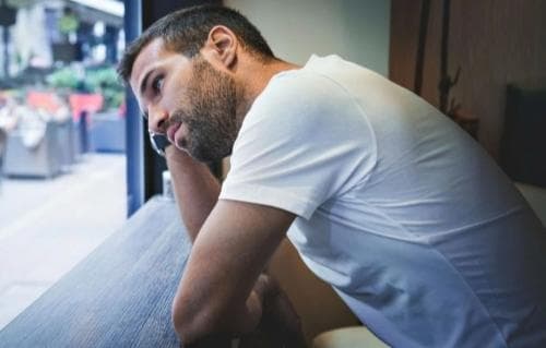 夫妻之间如何应对中年危机？如何在中年阶段保持感情的温度？