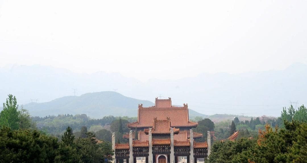 光绪皇帝陵墓：下葬不久就被盗掘，专家化验光绪头发揭开暴毙真相