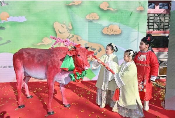 “历”久弥新： 中国农历的千年传承与智慧
