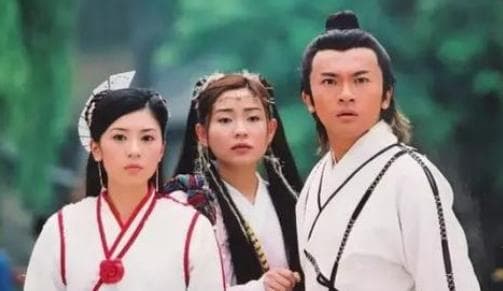 《倚天屠龙记》里面的九阳神功心法，为什么会在白毛猴的肚子里面？谁放进去的？