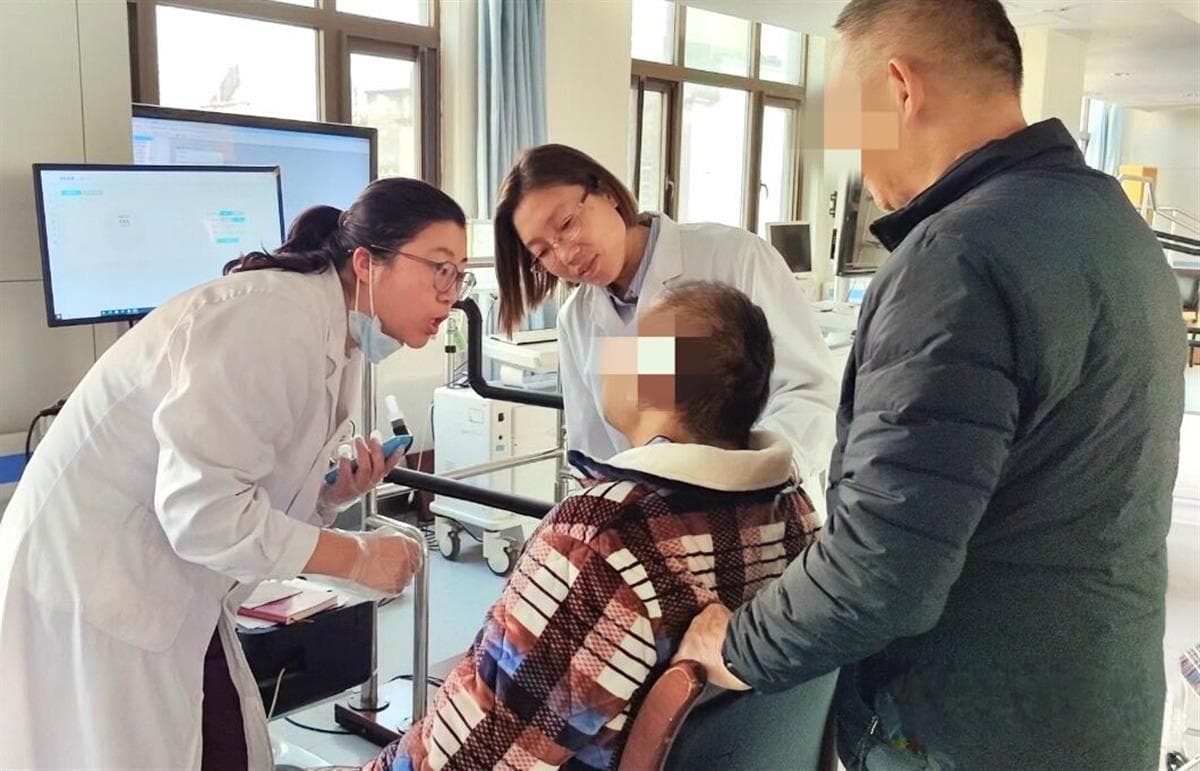 爹爹突发脑梗后肢体偏瘫，经科学康复训练顺利回归家庭