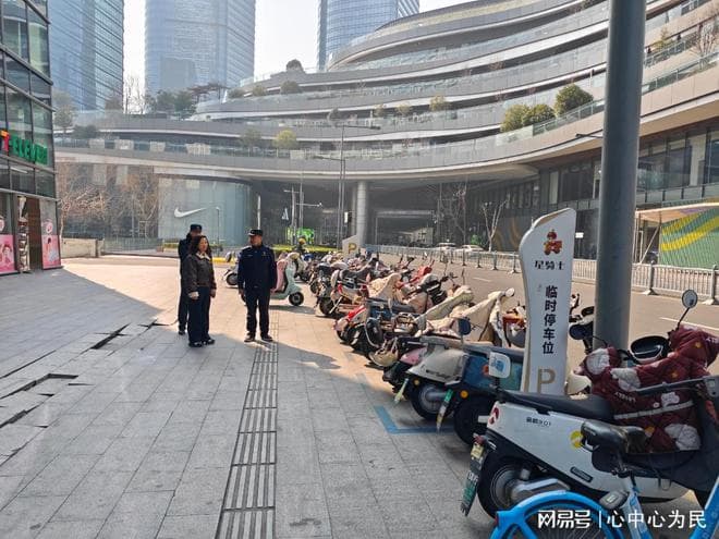 苏州中心广场社区：社区与城管联动破解“车乱停”