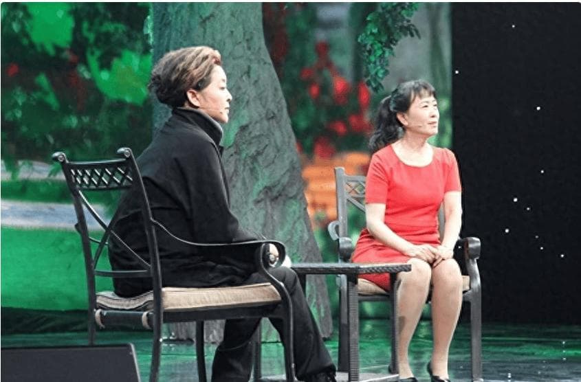 1970年云南地震，14岁女兵被班长徒手挖出，45年后得知班长当保安