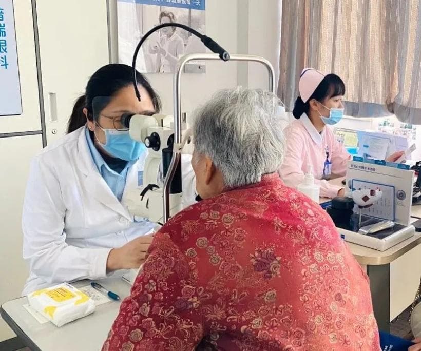 视力模糊是因为老花还是用眼过度？武汉普瑞眼科教您分辨和预防
