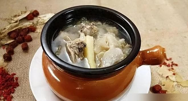 高脂肪肉汤是胰腺癌“催化剂”？医生推荐这些汤品护胰腺