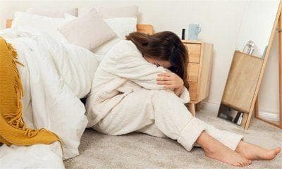 微笑抑郁症：外表阳光背后的隐秘痛苦