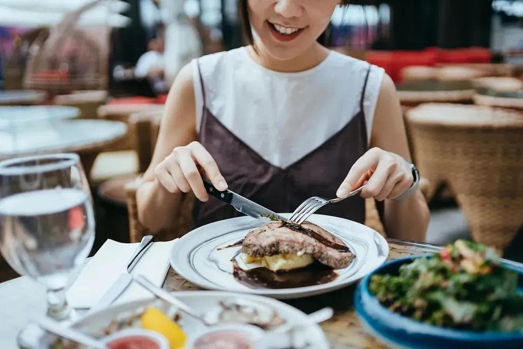 伤胃的除了垃圾食品、碳酸饮料，还有这些饮食习惯……
