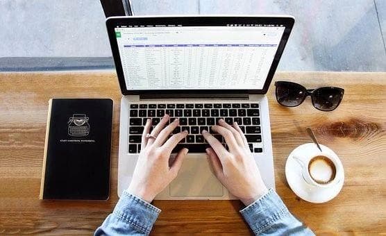 Excel操作小技巧：20个实用技巧提升数据分析效率