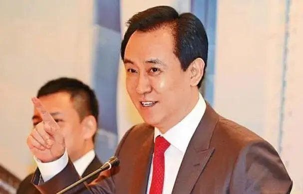 全吐出来！许家印被全球追讨，427亿资产遭冻结，留给许家人时间不多