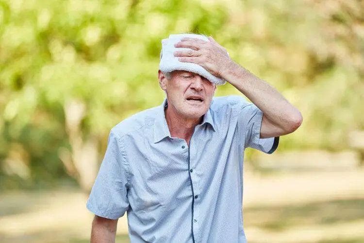 血栓来临，手脚先知！手脚若出现5种表现，或提示血管堵了